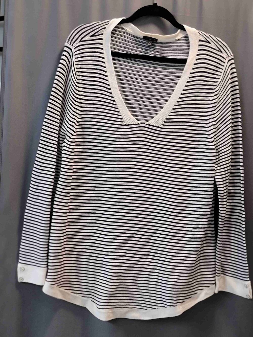 Talbots Black Striped Long Sleeve V-Neck Sweater Size XLP b55